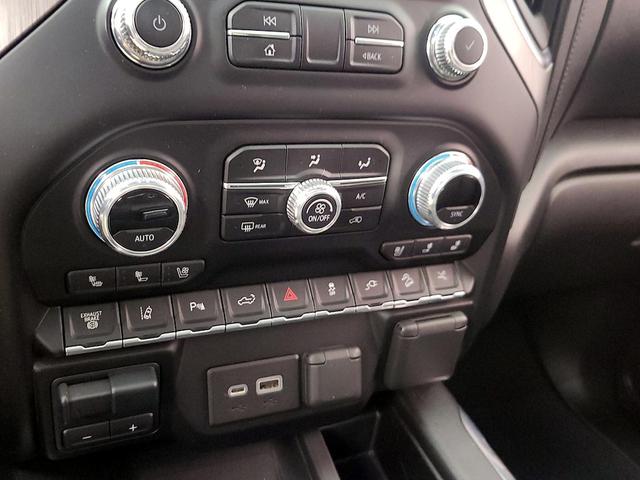 Photo of 2021 White GMC Sierra 2500
