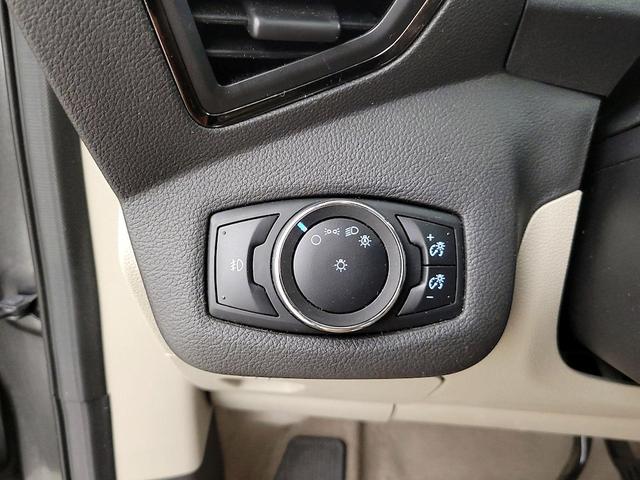 Photo of 2015 Gray Ford Escape