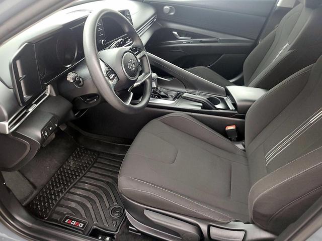 Photo of 2022 Gray Hyundai ELANTRA