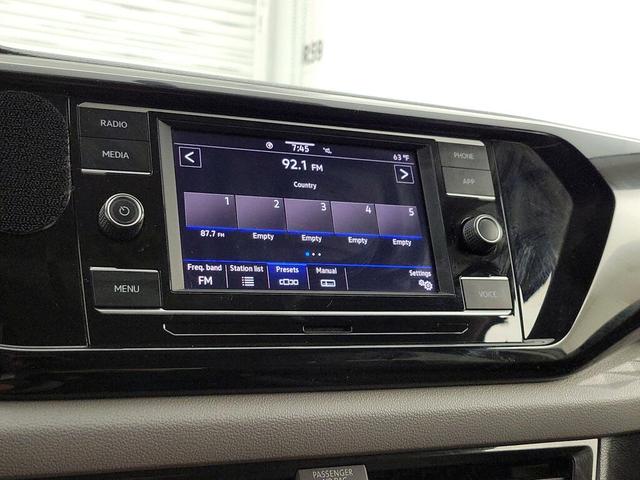 Photo of 2022 White Volkswagen Taos