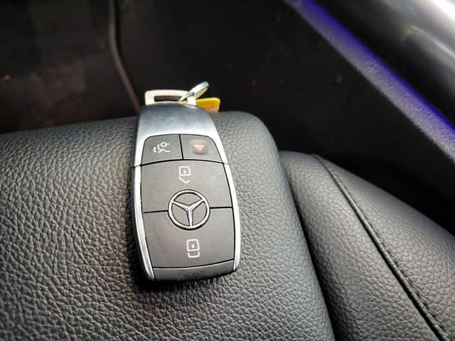 Photo of 2021 Black Mercedes-Benz GLA 250