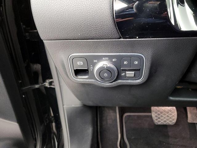 Photo of 2021 Black Mercedes-Benz GLA 250