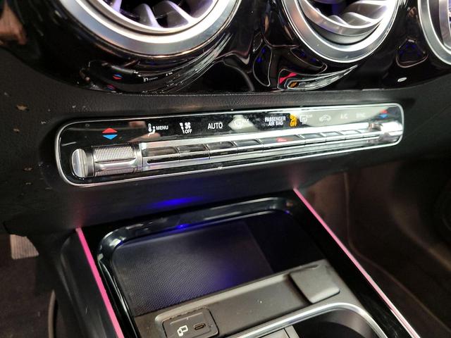Photo of 2021 Black Mercedes-Benz GLA 250