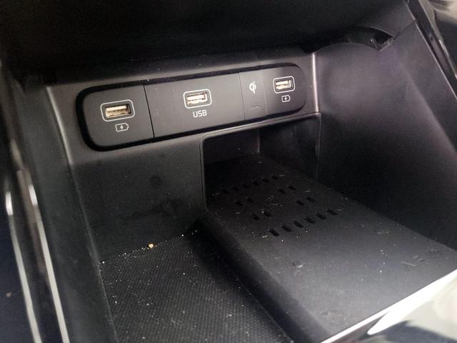 Photo of 2022 Black Kia Sorento