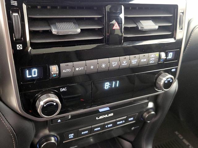 Photo of 2023 White Lexus GX 460