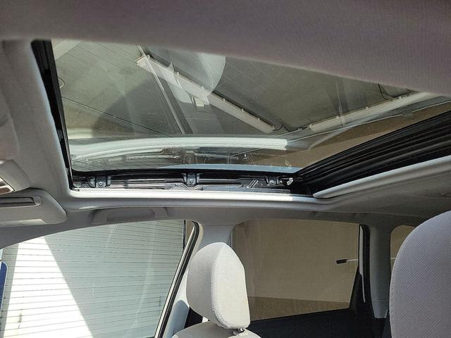 Photo of 2015 White Subaru Forester