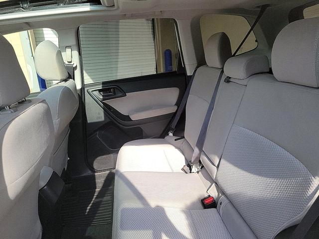Photo of 2015 White Subaru Forester
