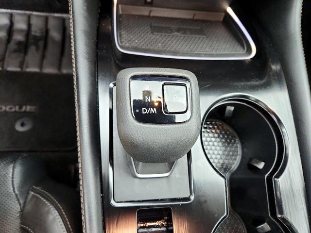 Photo of 2023 Black Nissan Rogue