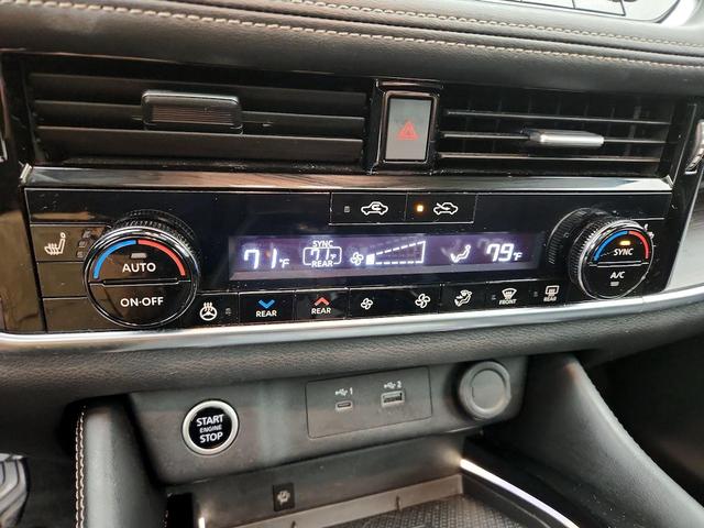 Photo of 2023 Black Nissan Rogue