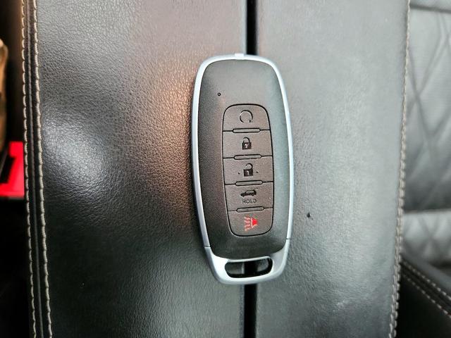 Photo of 2023 Black Nissan Rogue