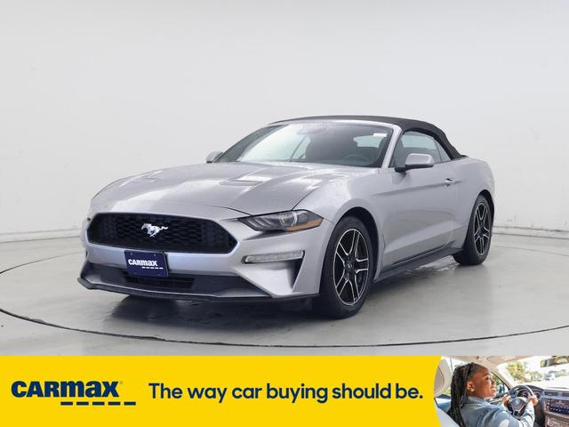 Photo of 2022 Silver Ford Mustang