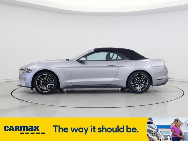 Photo of 2022 Silver Ford Mustang