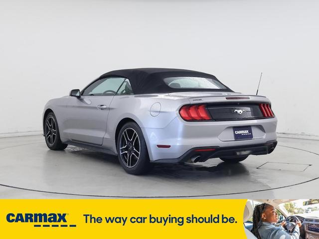 Photo of 2022 Silver Ford Mustang