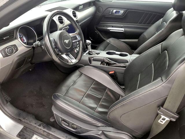 Photo of 2022 Silver Ford Mustang