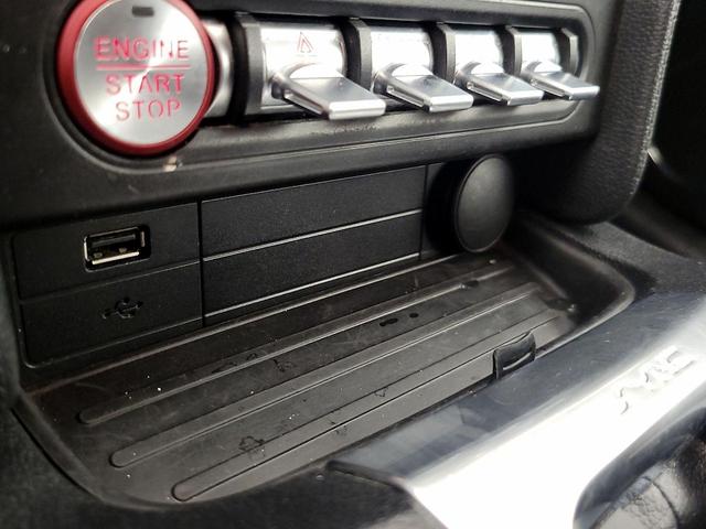 Photo of 2022 Silver Ford Mustang