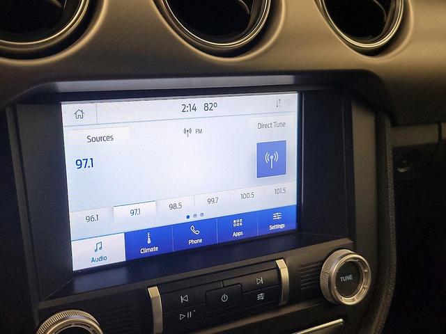 Photo of 2022 Silver Ford Mustang