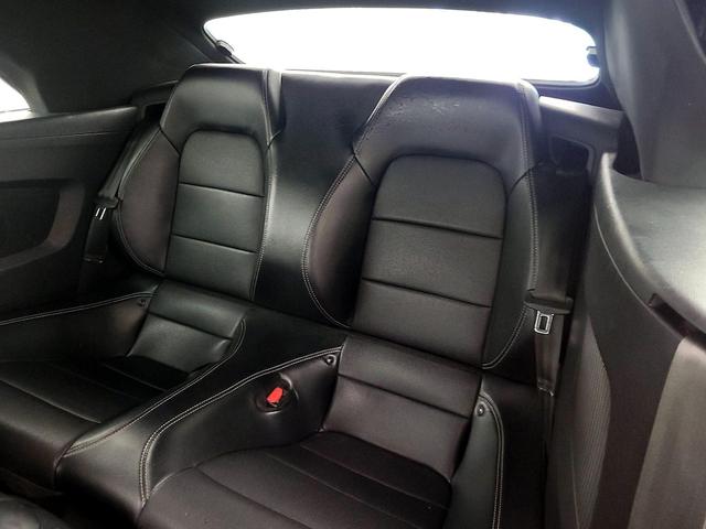 Photo of 2022 Silver Ford Mustang