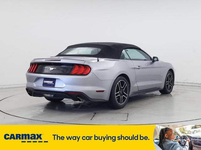 Photo of 2022 Silver Ford Mustang