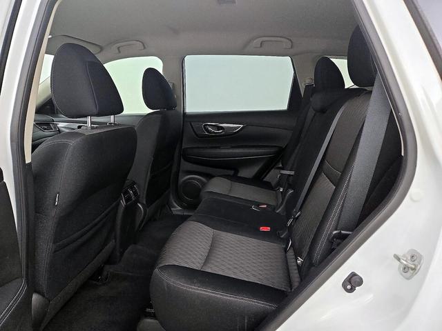 Photo of 2020 White Nissan Rogue