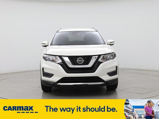 Photo of 2020 White Nissan Rogue