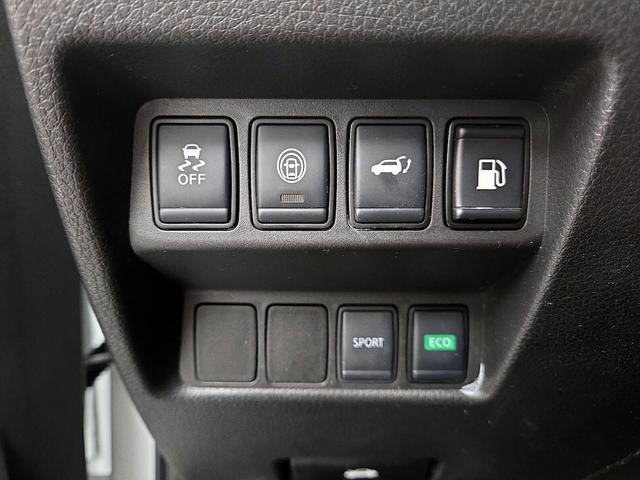 Photo of 2020 White Nissan Rogue