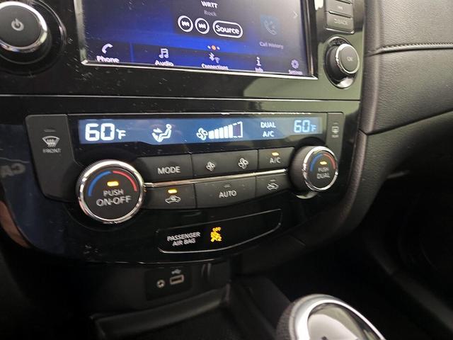 Photo of 2020 White Nissan Rogue