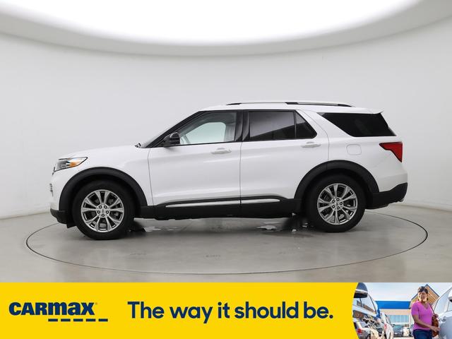 Photo of 2021 White Ford Explorer