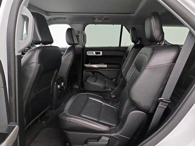 Photo of 2021 White Ford Explorer