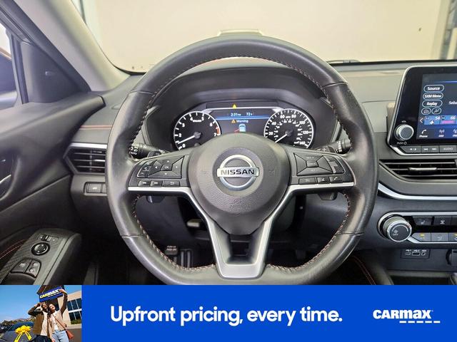 Photo of 2022 Gray Nissan Altima