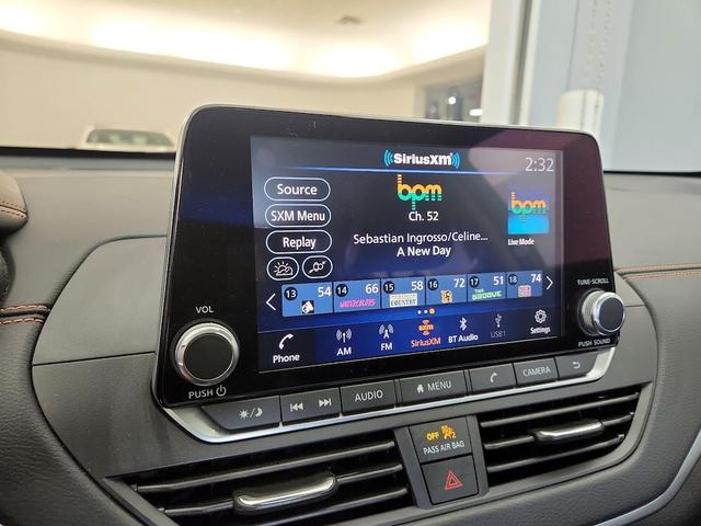 Photo of 2022 Gray Nissan Altima