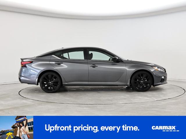 Photo of 2022 Gray Nissan Altima