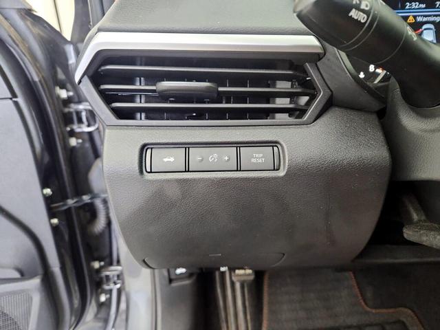 Photo of 2022 Gray Nissan Altima