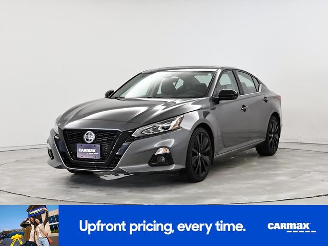 Photo of 2022 Gray Nissan Altima
