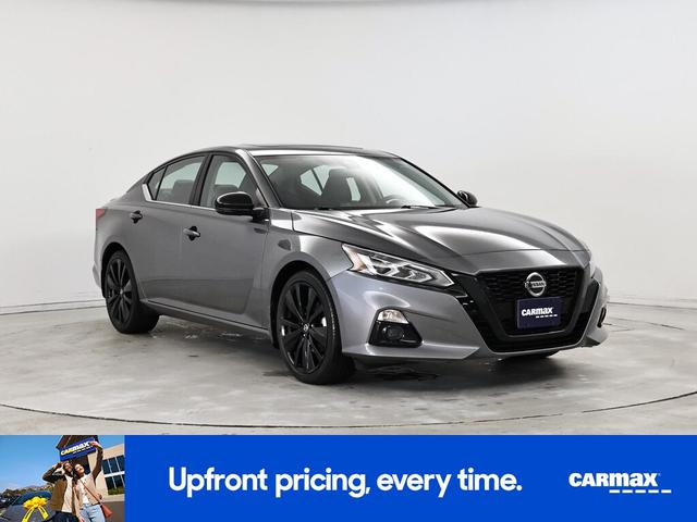Photo of 2022 Gray Nissan Altima