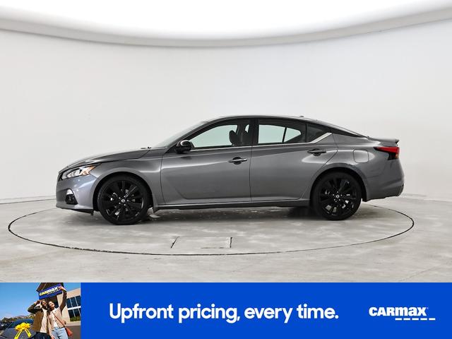 Photo of 2022 Gray Nissan Altima