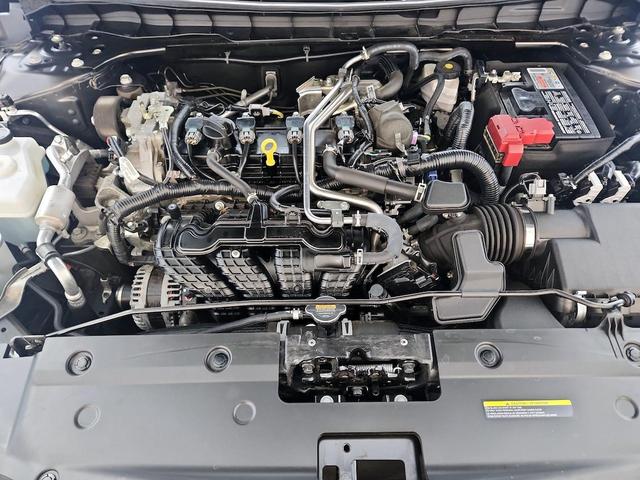 Photo of 2022 Gray Nissan Altima