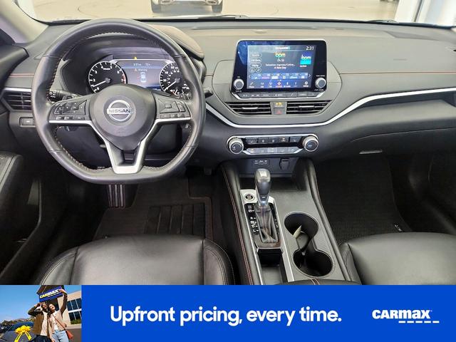 Photo of 2022 Gray Nissan Altima