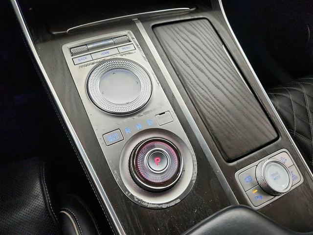 Photo of 2021 Gray Genesis GV80