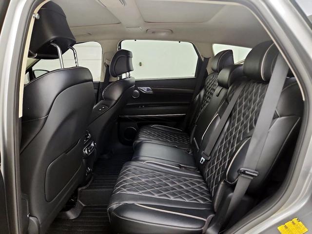 Photo of 2021 Gray Genesis GV80