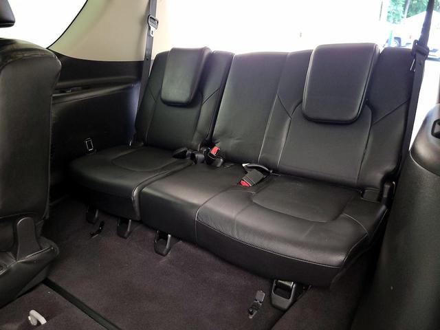 Photo of 2021 Silver INFINITI QX80