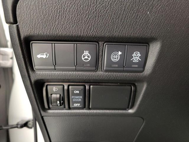 Photo of 2021 Silver INFINITI QX80