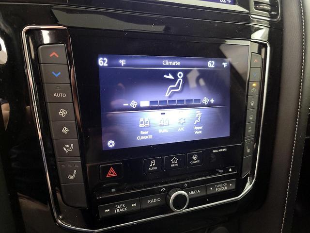 Photo of 2021 Silver INFINITI QX80