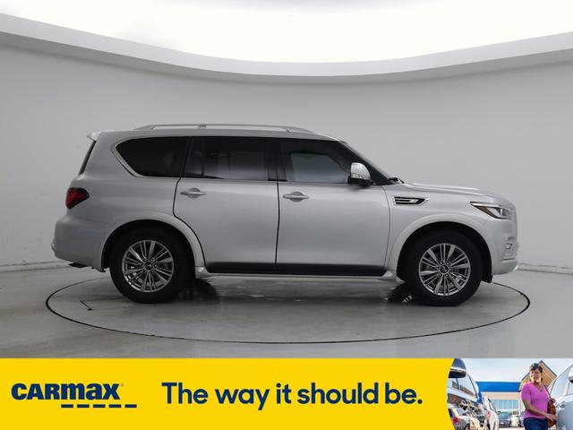 Photo of 2021 Silver INFINITI QX80