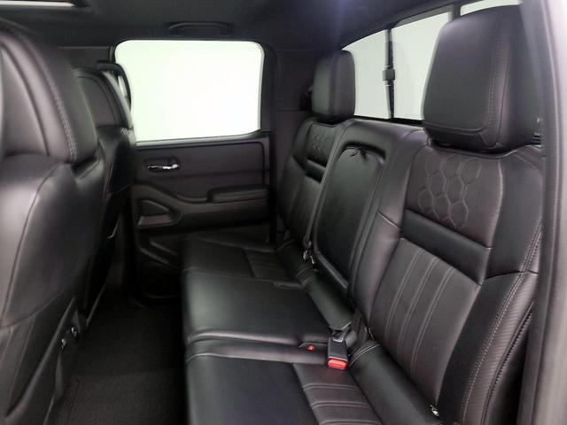 Photo of 2022 Gray Nissan Frontier