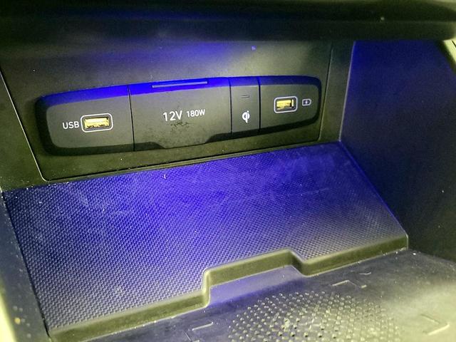 Photo of 2022 White Hyundai TUCSON