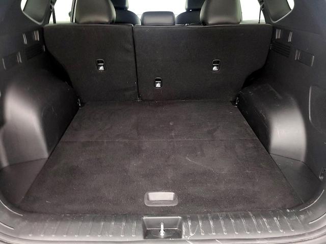 Photo of 2022 White Hyundai TUCSON