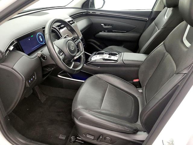 Photo of 2022 White Hyundai TUCSON