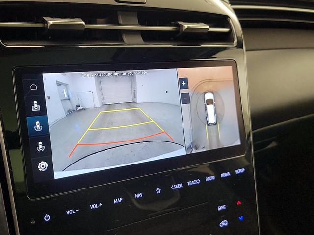 Photo of 2022 White Hyundai TUCSON