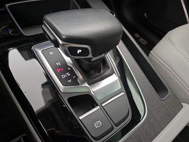 Photo of 2022 Blue Audi Q5