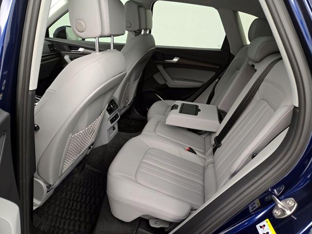 Photo of 2022 Blue Audi Q5